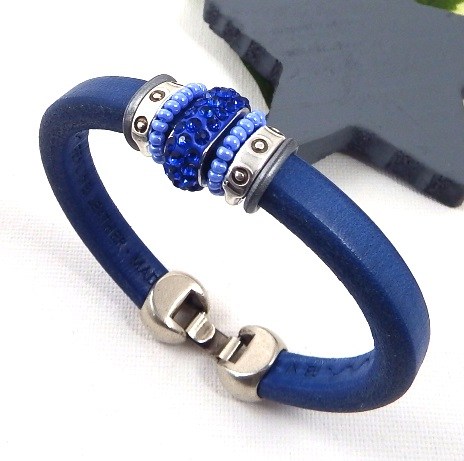 Bracelet cuir regaliz bleu argent et rocailles bleues