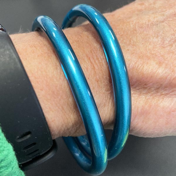 Bracelet jonc en silicone couleur métallisée a personnaliser