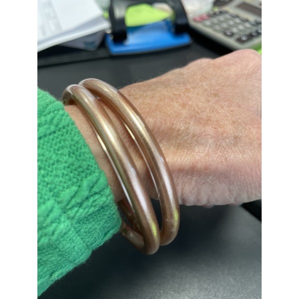 Bracelet jonc en silicone couleur métallisée a personnaliser