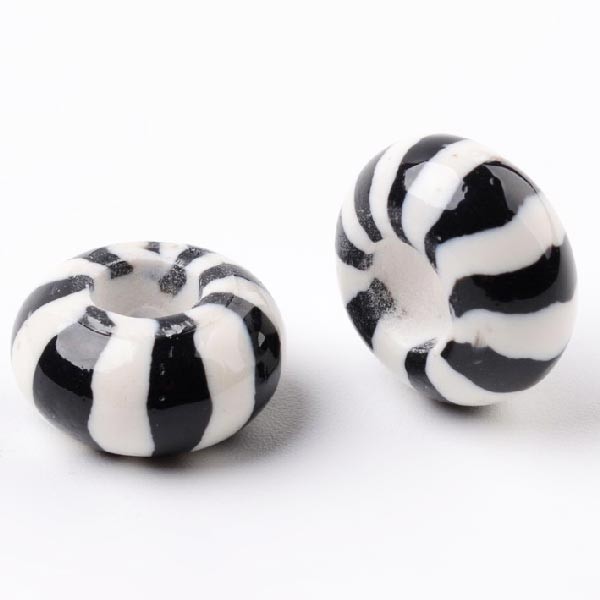 2 perles rondelles polymère noir et blanc brillant cuir 5mm