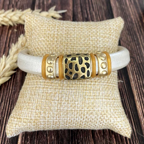 Kit bracelet cuir regaliz ivoire metal et perles bronze