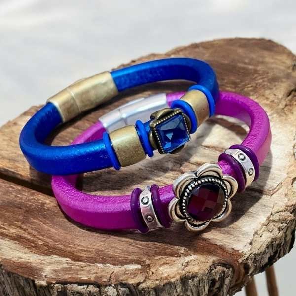 Kit bracelet cuir regaliz bleu ou fuchsia avec cabochon