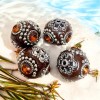 4 perles Kashmiri indonesiennes marron avec strass