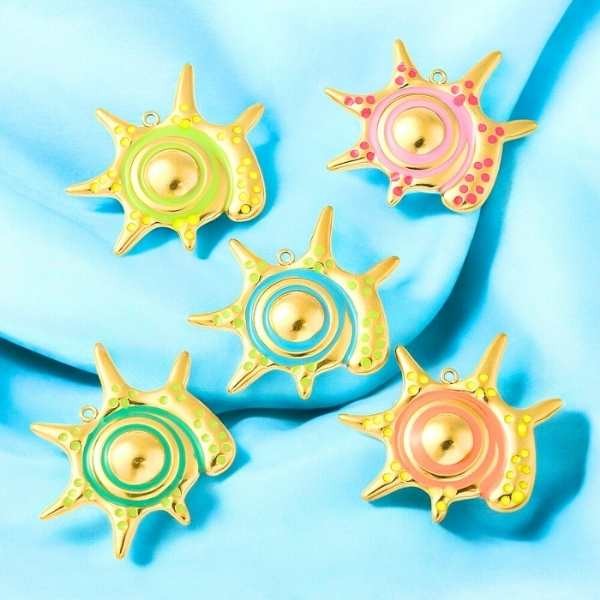 Pendentif soleil emaille acier inoxydable dore 29mm