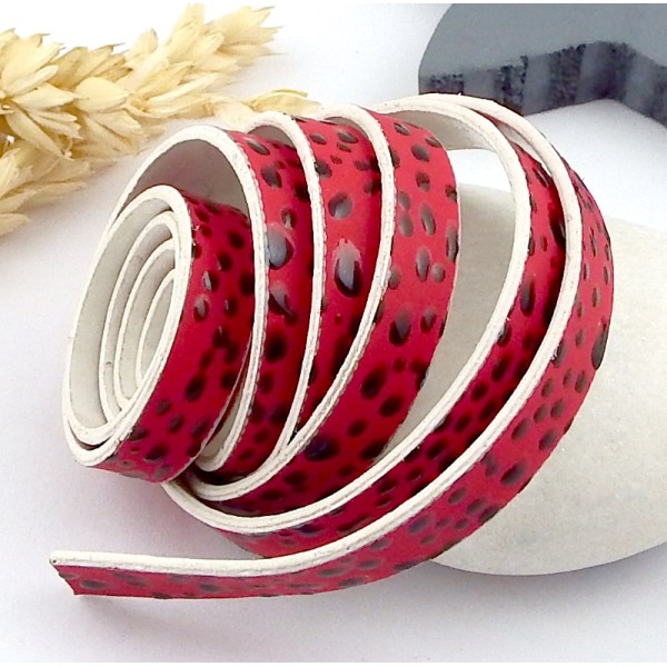 Cuir simili plat imprime tachete rouge et noir 10mm par 1 mètre