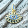 Pendentif oeil chance emaille et laiton plaque or 15mm