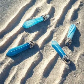 Pendentif pointe agathe turquoise support dentelle 33mm