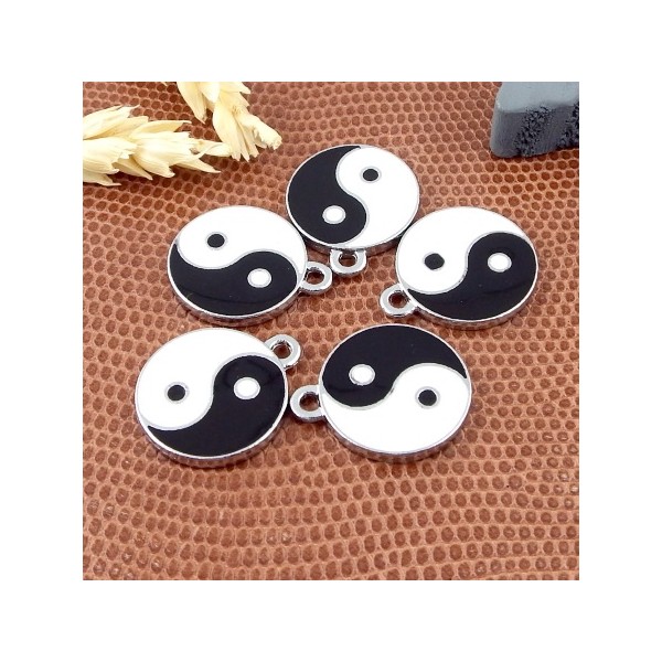 5 pendentifs emailles yin et yang noir et blanc metal argente 18mm