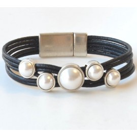 bracelet réalisé avec passant cabochon nacre
