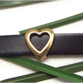 Perle passante coeur evide bronze pour cuir 10mm