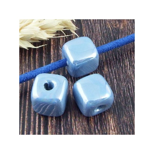Perle passante cube bleues brillant pour cuir rond